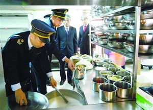 七 管 齊下治理食品安全一 網(wǎng) 打盡黑工廠黑窩點(diǎn)